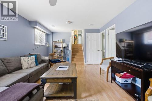 512 Elinor, Windsor, ON - Indoor Photo Showing Living Room