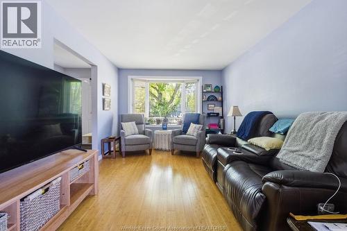 512 Elinor, Windsor, ON - Indoor Photo Showing Living Room