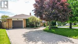 31 LEE AVENUE Bradford West Gwillimbury, ON L3Z 1A8