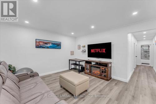 1238 Pharmacy Avenue, Toronto, ON 