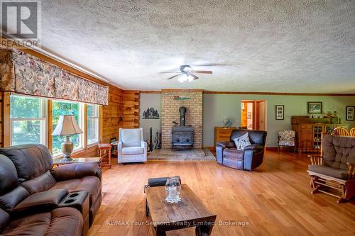 Open Concept Living Room - 600072 50 Side Road S, Chatsworth, ON 