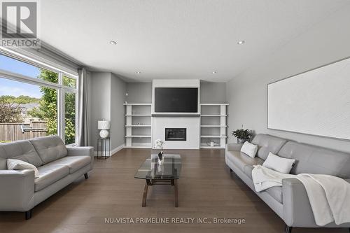 built ins - 1935 Canvas Way, London North (North B), ON 