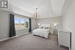 Large primary rm with tray ceiling - 