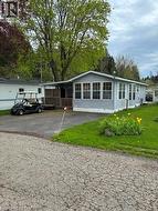 580 BEAVER CREEK Road Unit# 203  Waterloo, ON N2J 3Z4
