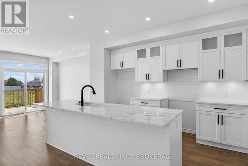 1415 Demers Avenue, Kingston (East Gardiners Rd), ON - Indoor Photo Showing Kitchen With Upgraded Kitchen