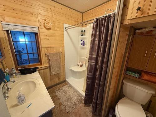 127 Second Avenue E, Benito, MB - Indoor Photo Showing Bathroom