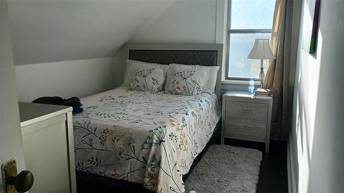 127 Second Avenue E, Benito, MB - Indoor Photo Showing Bedroom