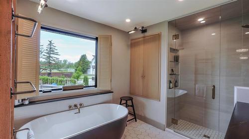 Ensuite bath - 317 Pth 52 Highway W, Steinbach, MB - Indoor Photo Showing Bathroom