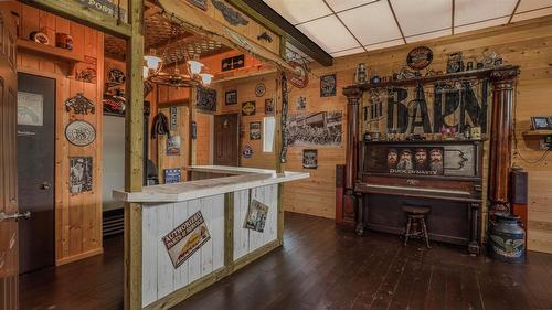 Barn - 317 Pth 52 Highway W, Steinbach, MB - Indoor Photo Showing Other Room