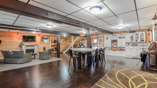 Barn - 317 Pth 52 Highway W, Steinbach, MB - Indoor