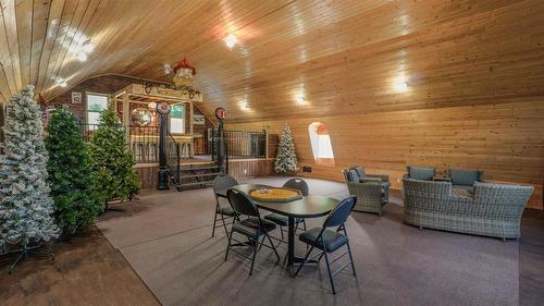 317 Pth 52 Highway W, Steinbach, MB - 