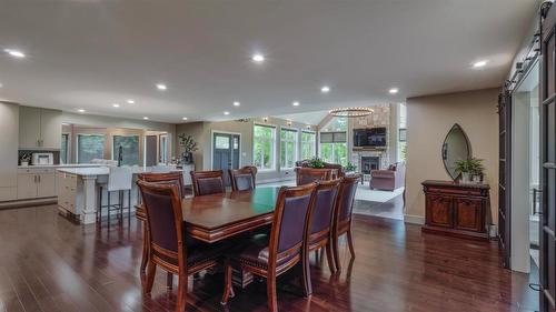 317 Pth 52 Highway W, Steinbach, MB - Indoor Photo Showing Dining Room