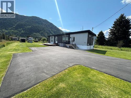 928 Waterloo Crescent, Castlegar, BC 