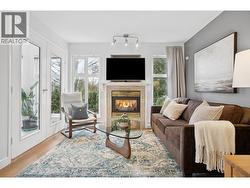 201 1099 W 71ST AVENUE  Vancouver, BC V6P 6Y5
