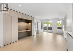 213 2015 ST. JOHNS STREET  Port Moody, BC V3H 0N5