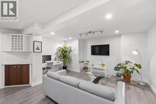 2036 E Broadway, Vancouver, BC 