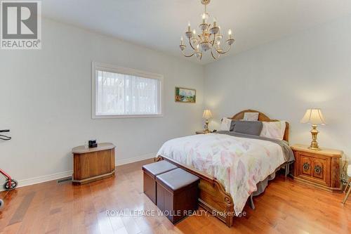 369 Zeller Drive, Kitchener, ON - Indoor Photo Showing Bedroom
