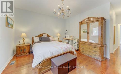369 Zeller Drive, Kitchener, ON - Indoor Photo Showing Bedroom