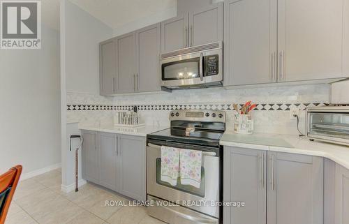 369 Zeller Drive, Kitchener, ON - Indoor Photo Showing Kitchen