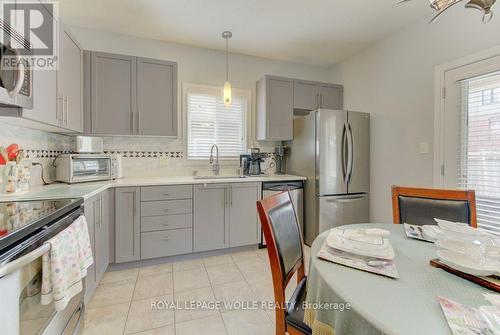 369 Zeller Drive, Kitchener, ON - Indoor Photo Showing Kitchen