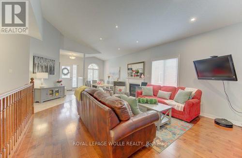 369 Zeller Drive, Kitchener, ON - Indoor Photo Showing Living Room