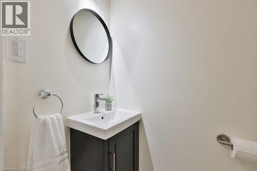 88 Chestnut Avenue, Hamilton, ON - Indoor Photo Showing Bathroom