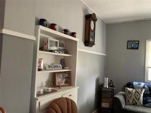 125 Burrows Avenue N, Plumas, MB - Indoor
