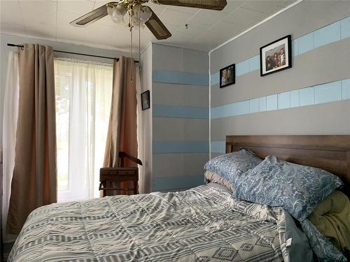 125 Burrows Avenue N, Plumas, MB - Indoor Photo Showing Bedroom