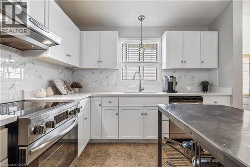 39 Liam Drive, Ancaster, ON - Indoor Photo Showing Kitchen