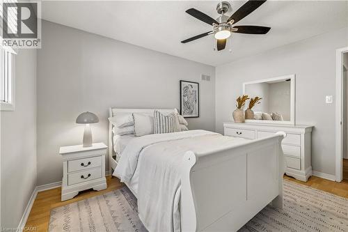 39 Liam Drive, Ancaster, ON - Indoor Photo Showing Bedroom