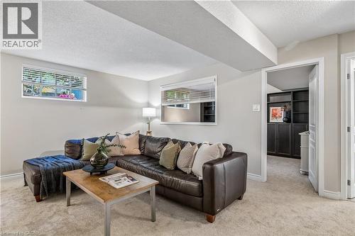 39 Liam Drive, Ancaster, ON - Indoor Photo Showing Living Room