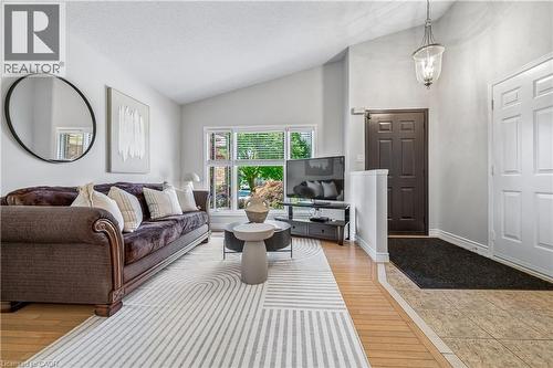 39 Liam Drive, Ancaster, ON - Indoor Photo Showing Living Room