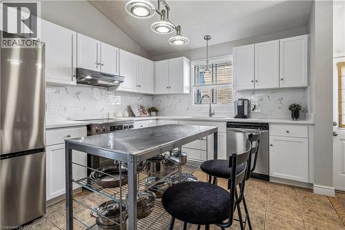 39 Liam Drive, Ancaster, ON - Indoor Photo Showing Kitchen