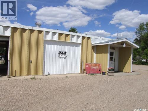 200 Railway Avenue, Fox Valley, SK 