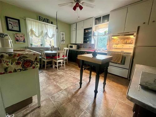 106 Memorial Avenue S, Russell, MB 