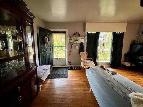106 Memorial Avenue S, Russell, MB 