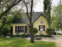 106 Memorial Avenue S  Russell, MB R0J 1W0