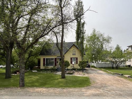 106 Memorial Avenue S, Russell, MB 