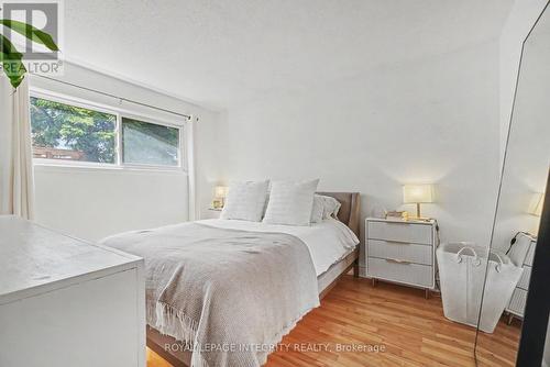2450 Magnus Avenue, Ottawa, ON - Indoor Photo Showing Bedroom