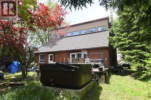 949 Upper Paradise Road, Hamilton, ON - Outdoor With Deck Patio Veranda