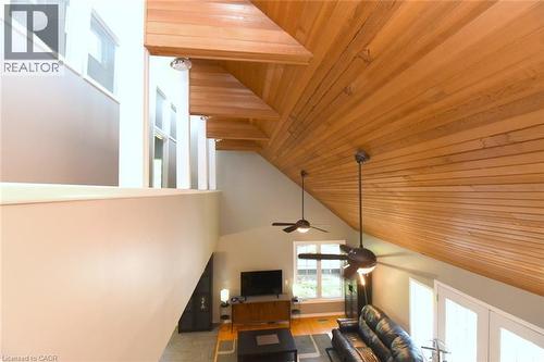 949 Upper Paradise Road, Hamilton, ON - Indoor Photo Showing Other Room