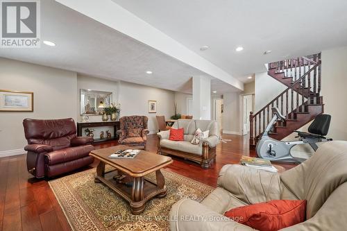 20 Bonniewood Drive, Mapleton, ON - Indoor Photo Showing Living Room