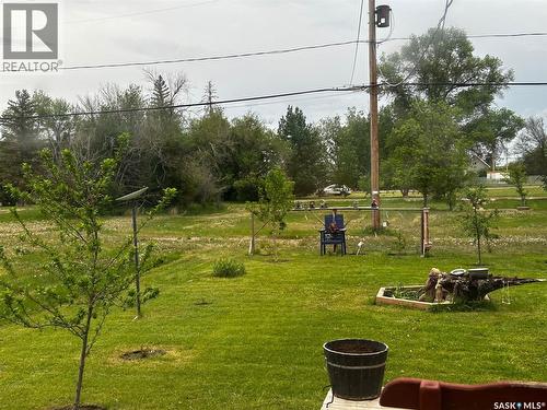 115 1St Street E, Leader, SK - Outdoor