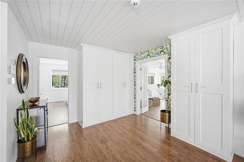 21 Ida Bay, Grand Marais, MB - Indoor Photo Showing Living Room