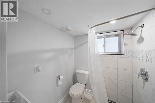 305 Weir Street N, Hamilton, ON - Indoor Photo Showing Bathroom