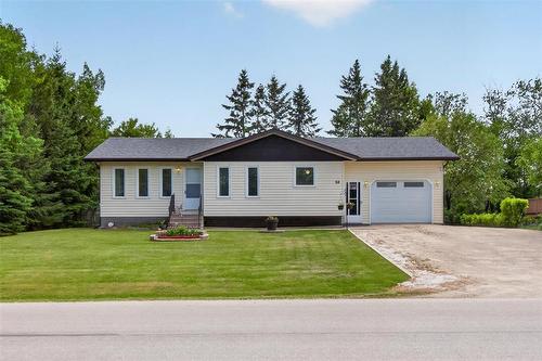 88 Walnut Avenue, Mitchell, MB - Outdoor With Facade