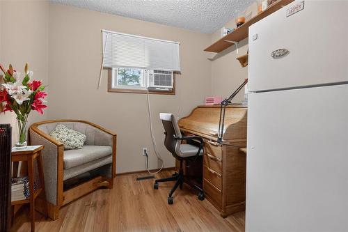88 Walnut Avenue, Mitchell, MB - Indoor Photo Showing Office