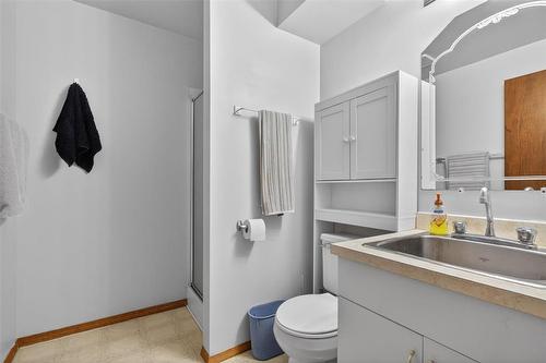 88 Walnut Avenue, Mitchell, MB - Indoor Photo Showing Bathroom