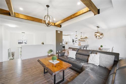 43 Seine River Crossing, Ste Anne, MB - Indoor Photo Showing Living Room