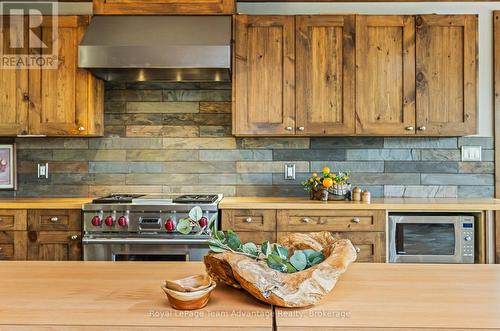 68 Lees Road, Mckellar, ON - Indoor Photo Showing Kitchen